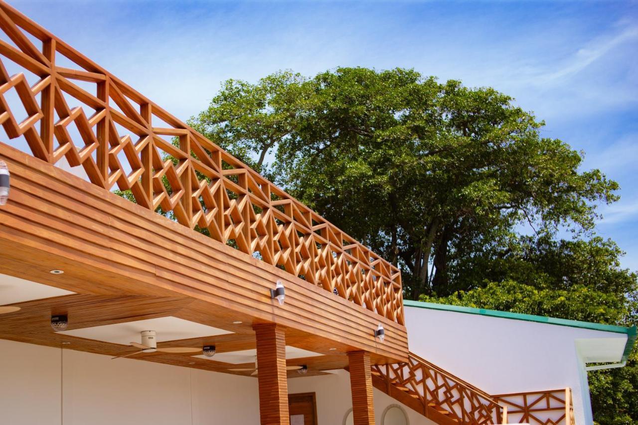 Perla Dhangethi Extérieur photo